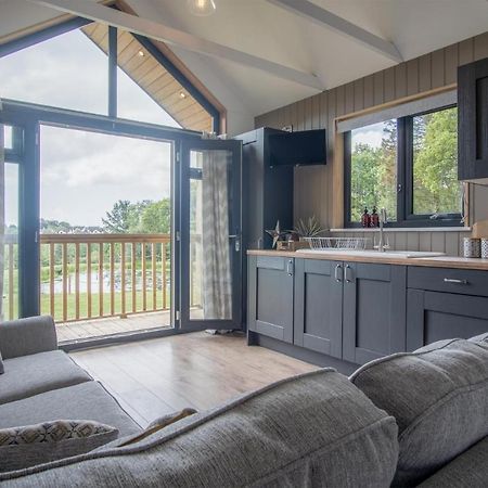 Stepaside  Cabin In The Woods - 1 Bedroom Lodge - Kilgetty מראה חיצוני תמונה