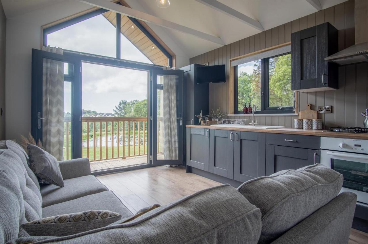 Stepaside  Cabin In The Woods - 1 Bedroom Lodge - Kilgetty מראה חיצוני תמונה