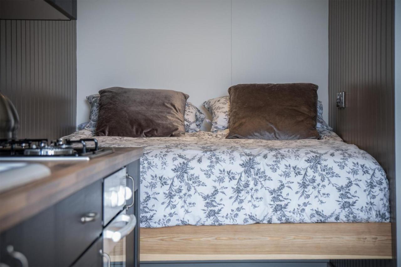 Stepaside  Cabin In The Woods - 1 Bedroom Lodge - Kilgetty מראה חיצוני תמונה